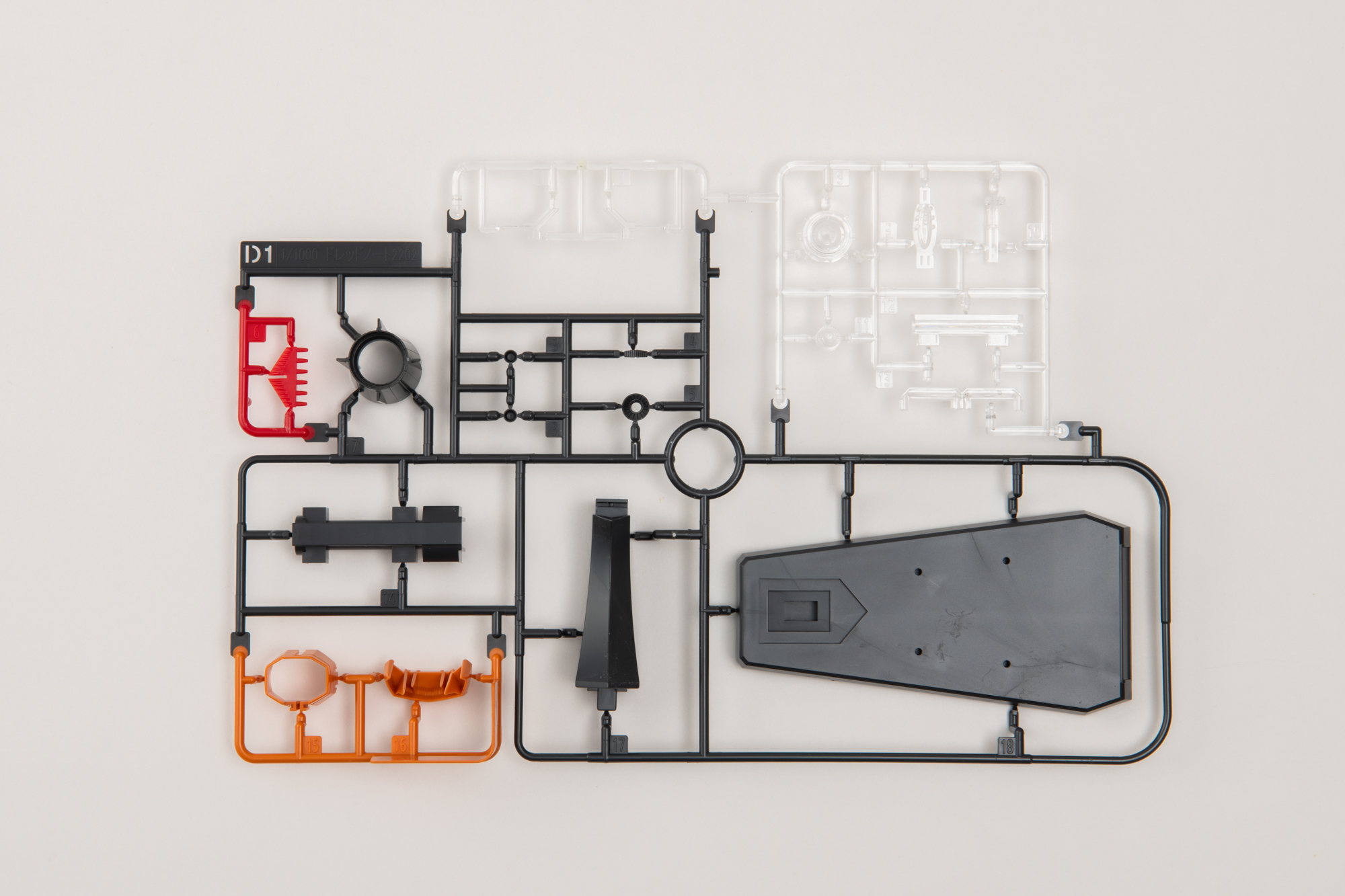 台座部分とクリアパーツ類