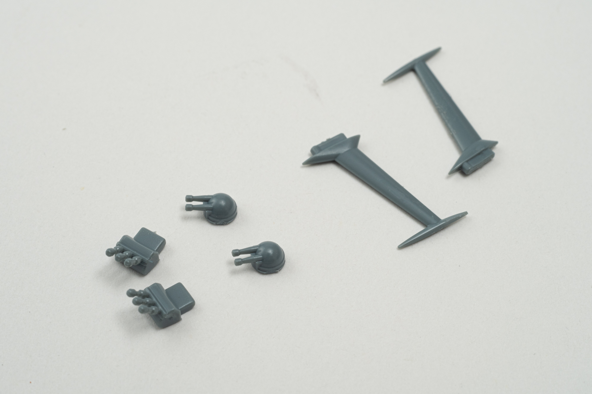 細かい武装と羽はとても小さいので、ここも取り扱いに注意してほしいポイントだ。