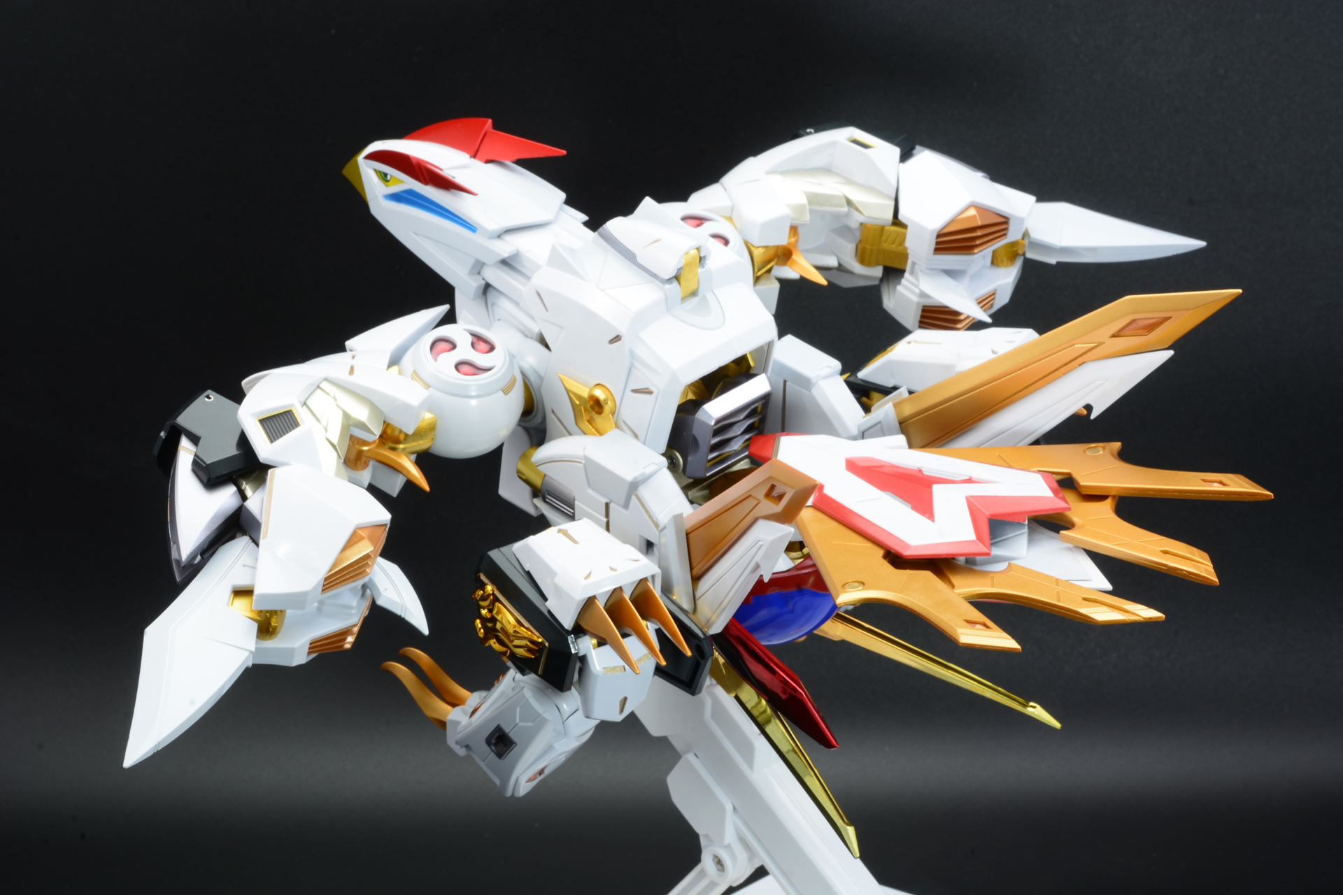 オリジナル形態"超鳳王"に変形できるのが、商品の最大のポイントだ