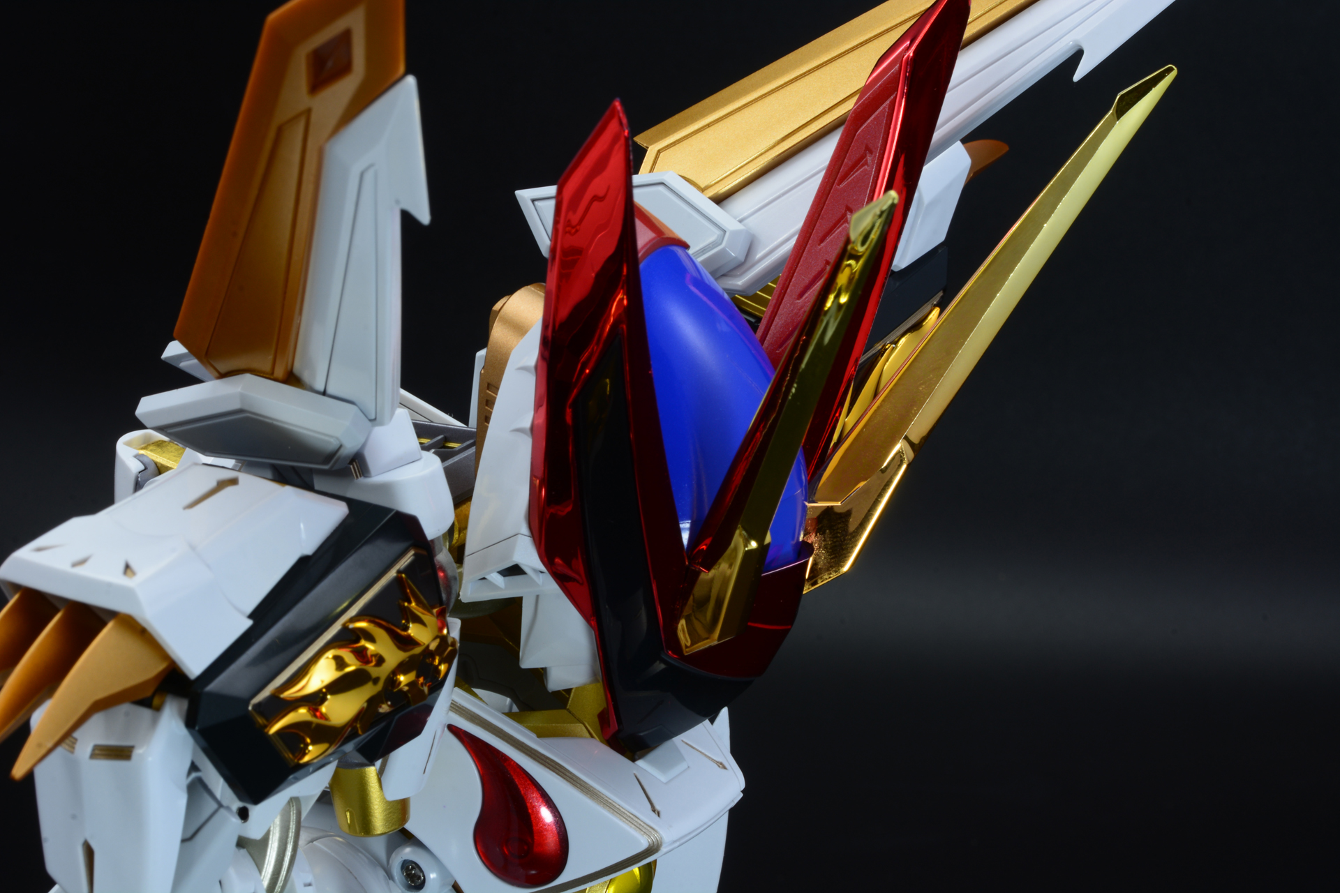 頭の先端をしっかり胸部側に入れる