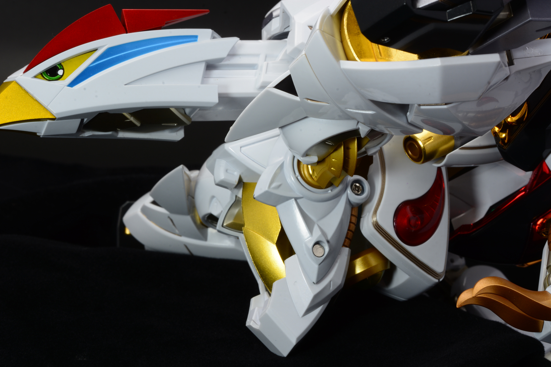 龍王丸の腰の装甲を動かす