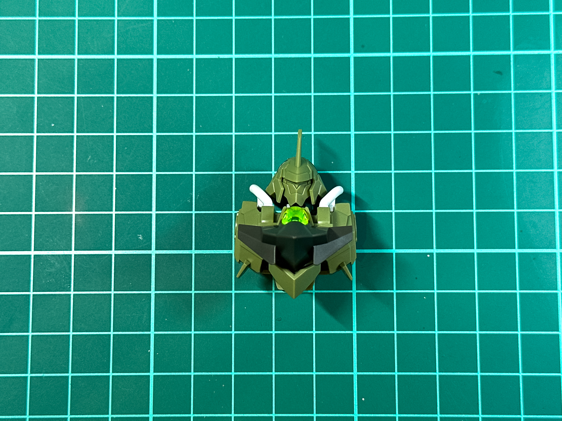 合体が完了した胴体部。コックピットブロックが綺麗に収まり一体感があります。