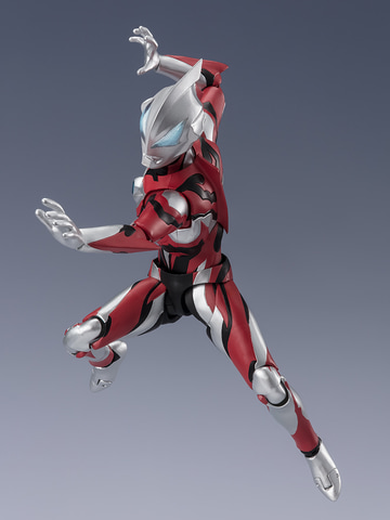 ウルトラマンゼロ」&「ウルトラマンジード」のエフェクト付き可動
