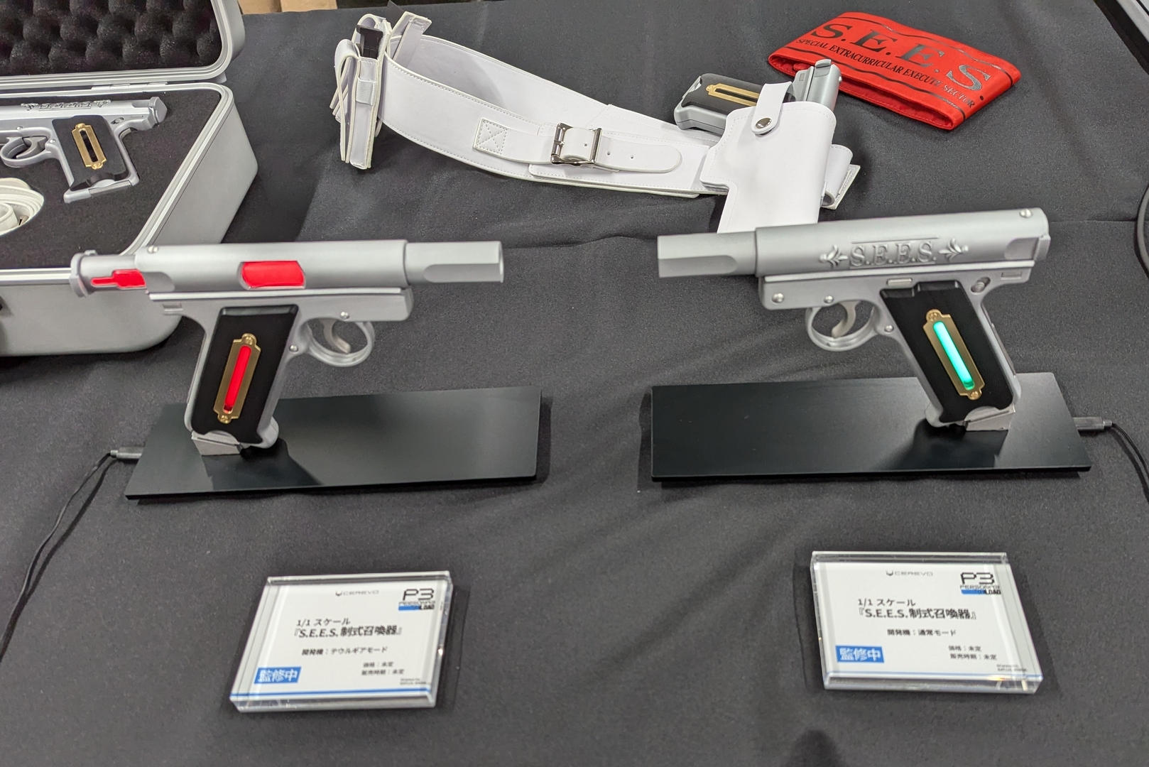 ゲーム「ペルソナ3 リロード」に登場する「S.E.E.S.制式召喚器」(EVOKER)は塗装など本体のディティールが2月よりもさらに洗練されていた