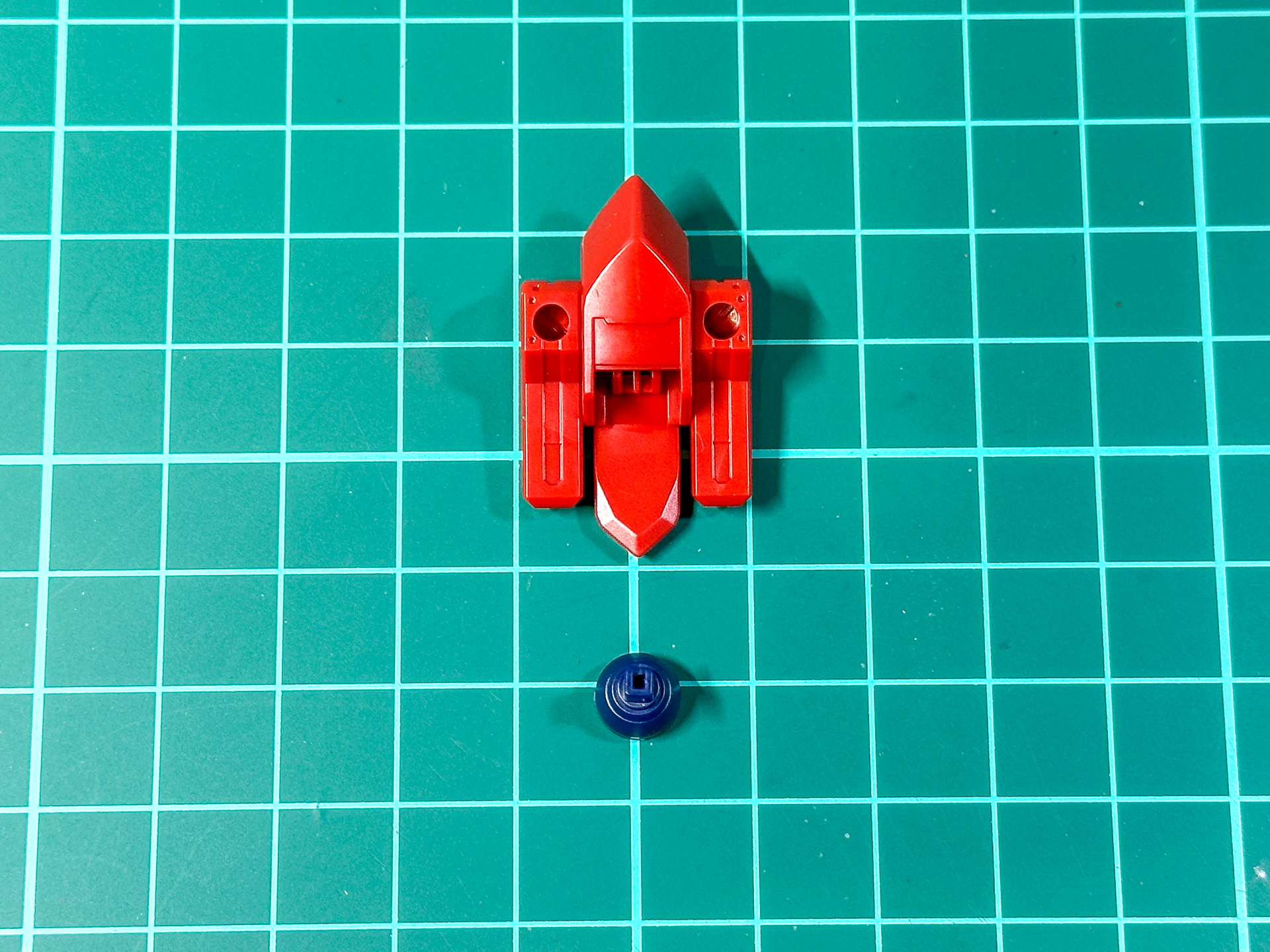 組み立て前のバックパック。全2パーツにて構成されています。