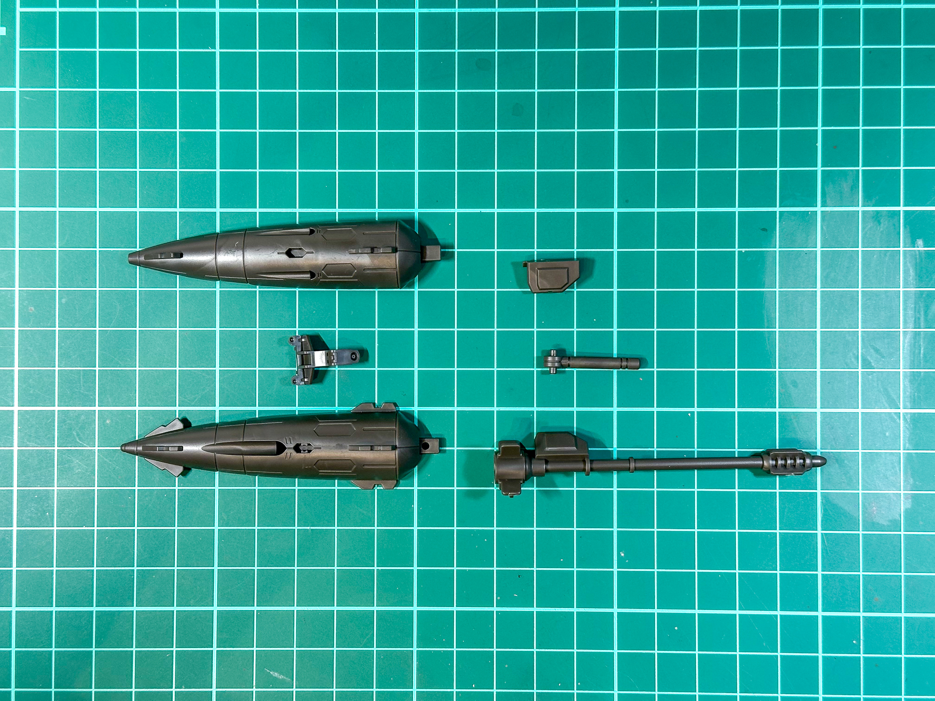 組み立て前のアメイジングメイス。全6パーツにて構成されています。