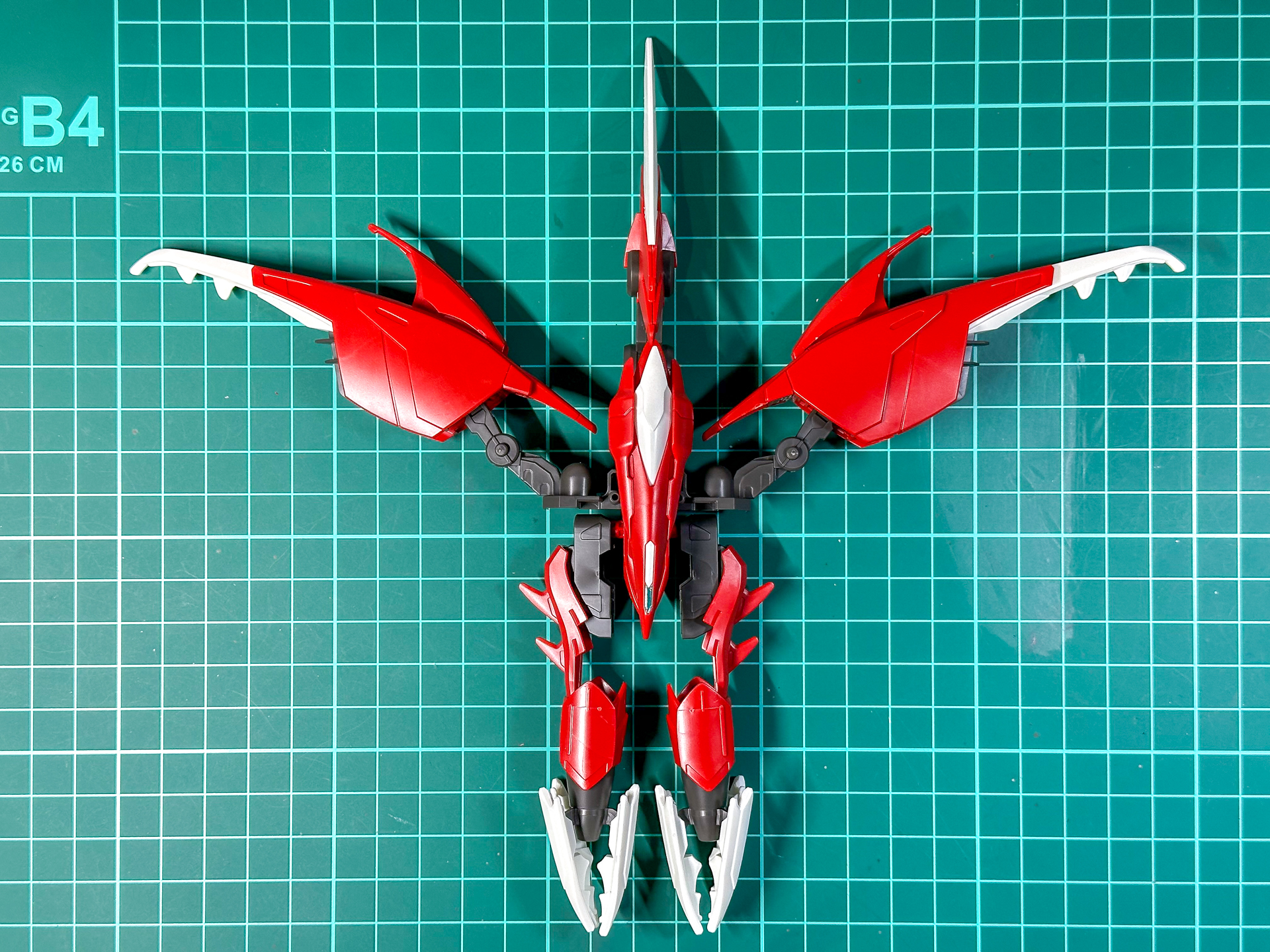 一体化が完了したアメイジングブースター天式。巨大な鳥を模したデザインとなっています。