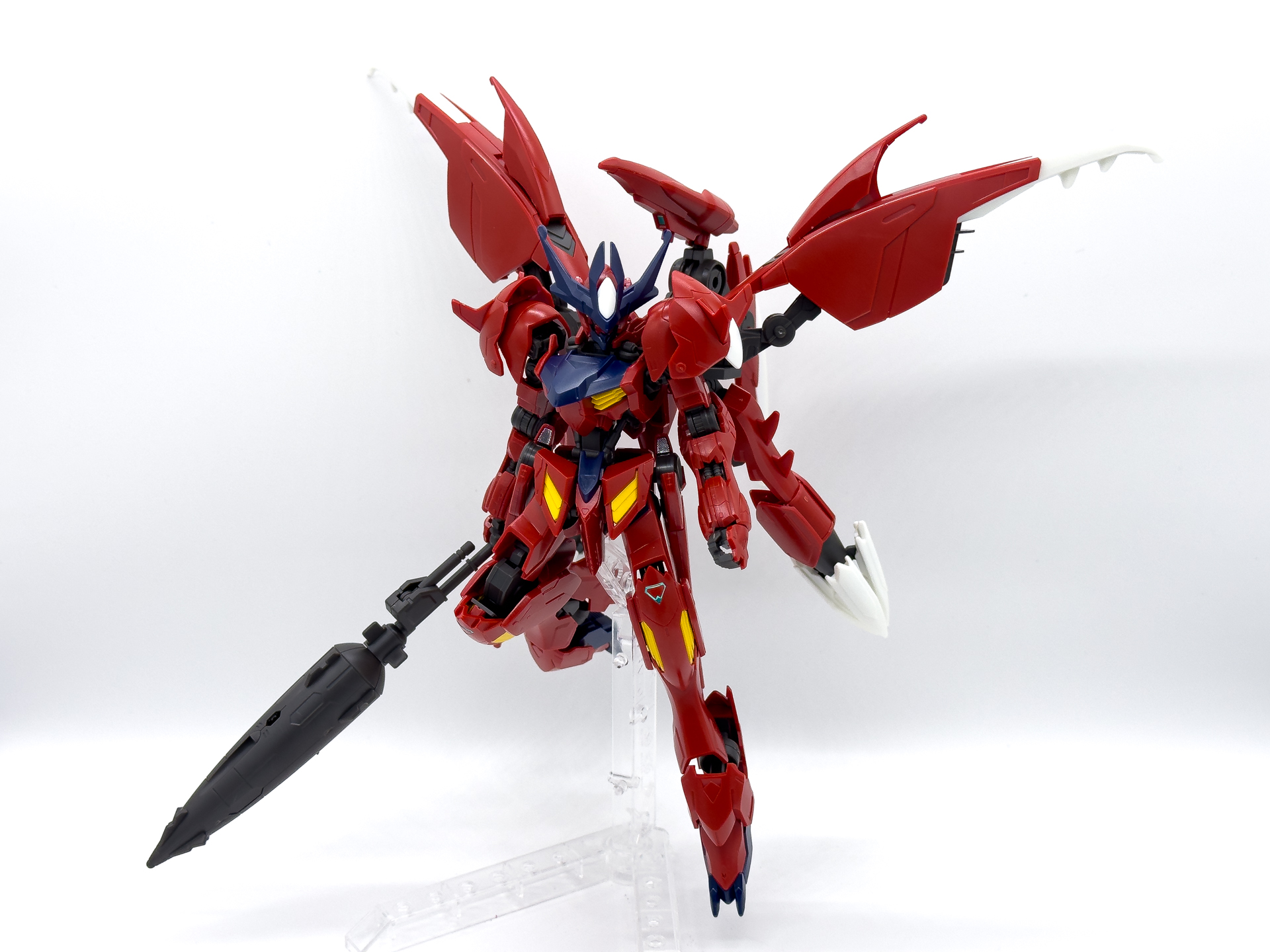 専用スタンドを使用してポーズを決めてみました。アメイジングブースター天式を合体させることで全高約200mmの大きさとなります。