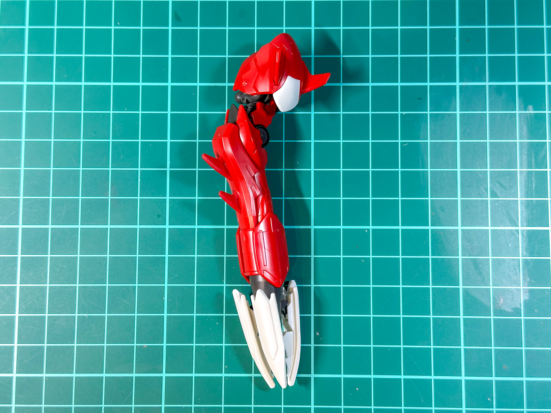 合体が完了した腕部。前腕部が延長され、より、異形の雰囲気になりました。