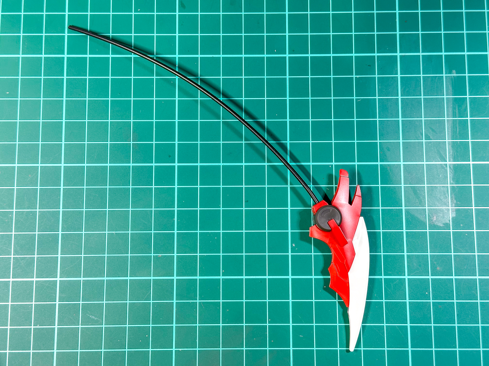 テイルブレードはリード線を接続することで延長することが可能です。