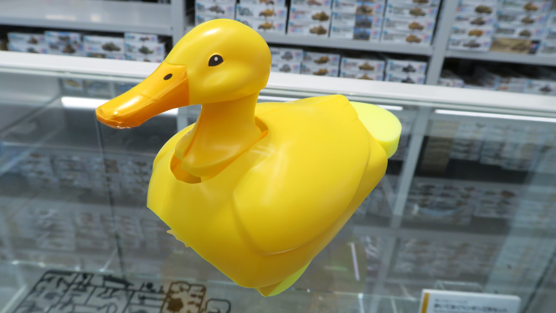 フォルムがしっかりとしているので、目とくちばしのステッカーだけでしっかりとアヒルになる