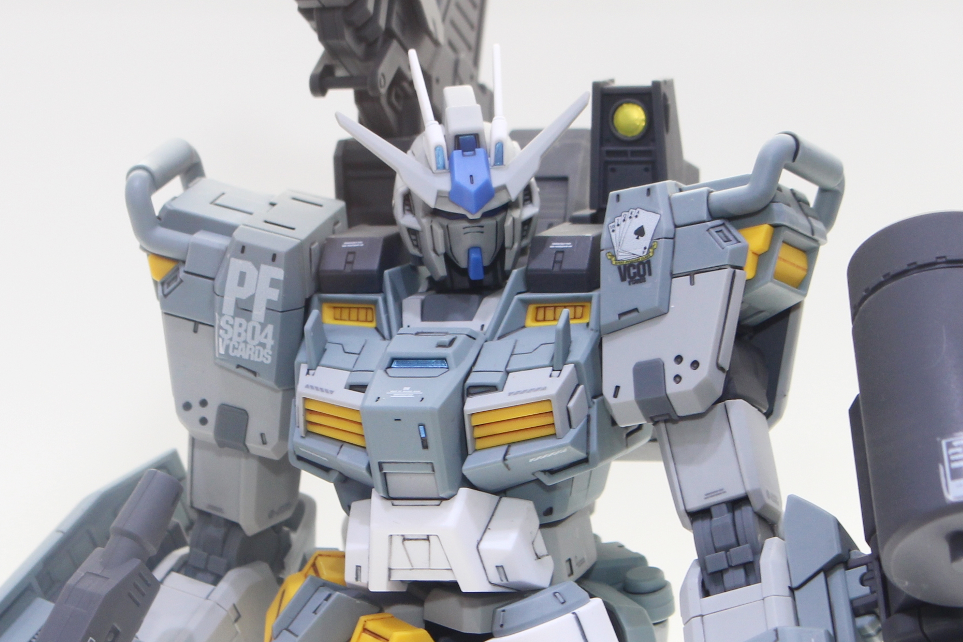 F.A.からさらに改造された頭部。キットもも新造形となっている