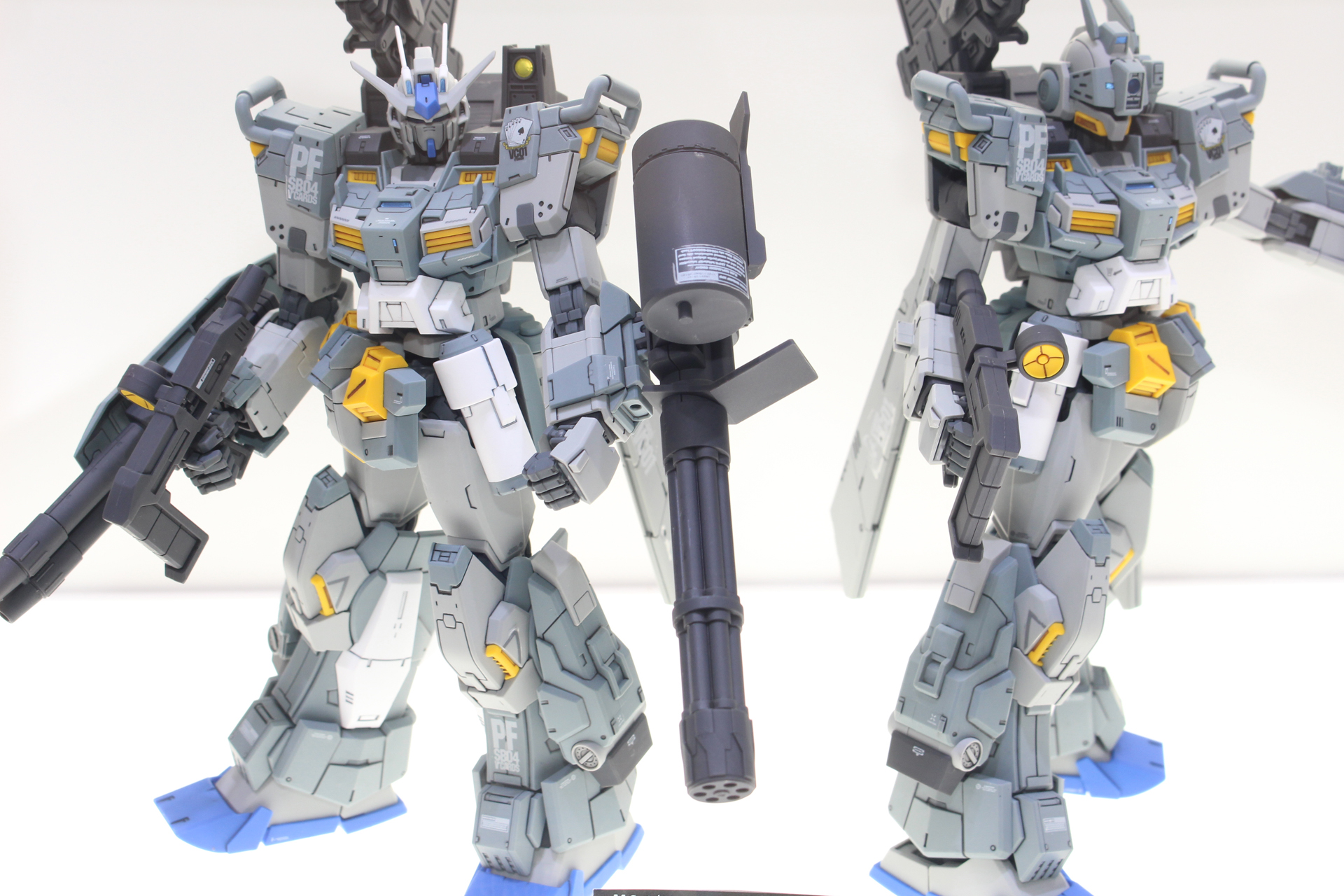 メイン武装となる大型ガトリングガン。かなりの迫力だ