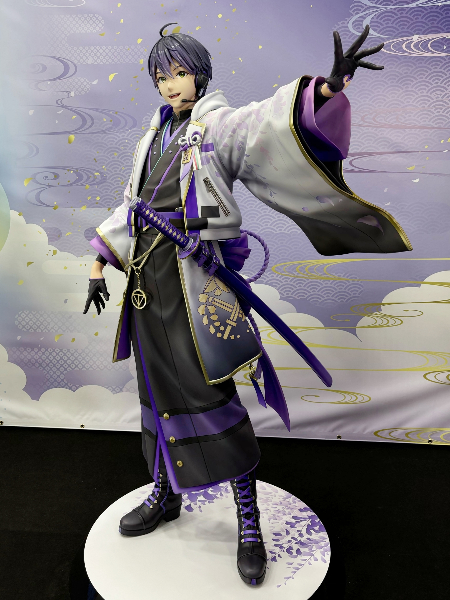 「剣持刀也」等身大フィギュア