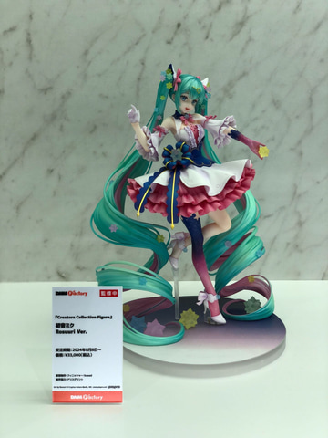 オバロ」より完全武装のアルベドやRosuuri氏が描いた初音ミクの