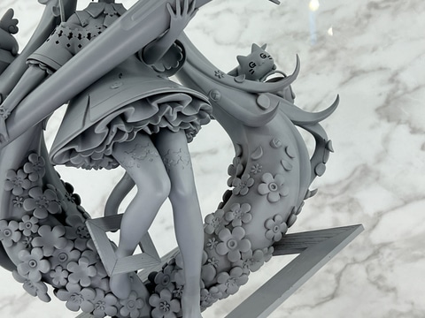 水着の「着せ恋」海夢、「魔女の旅々」イレイナの新作フィギュア