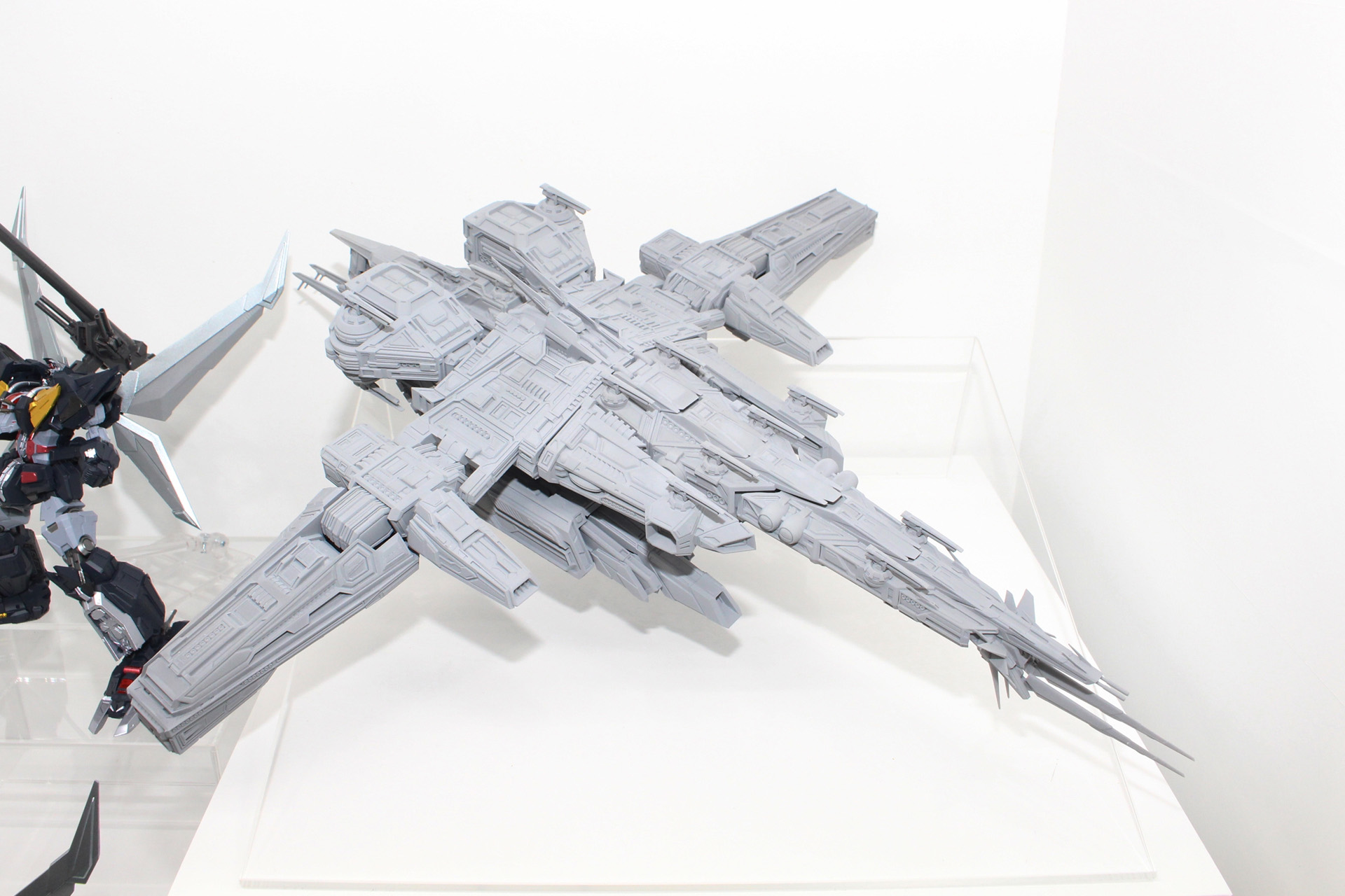 ガンドール戦艦形態とドラゴン形態。参考出品で詳細は未定