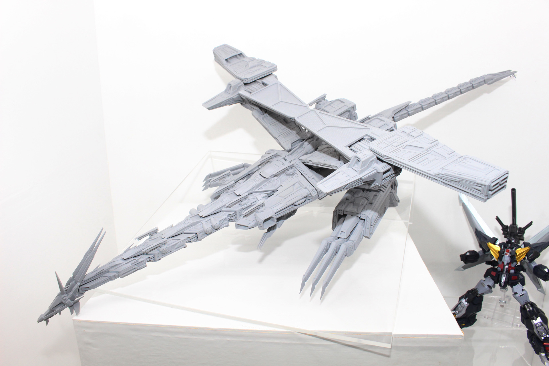 ガンドール戦艦形態とドラゴン形態。参考出品で詳細は未定