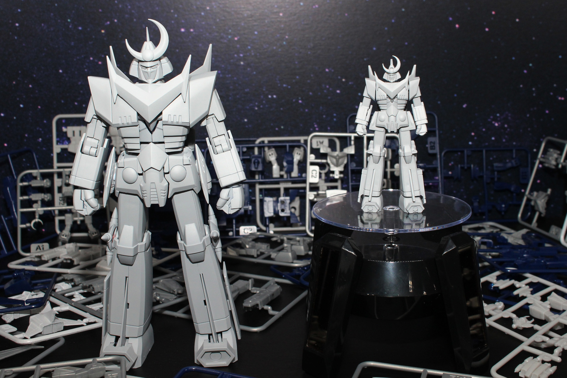 全高約180mmの「スーパーミニプラ ザンボット3」。並べてみるとかなり小さめだ