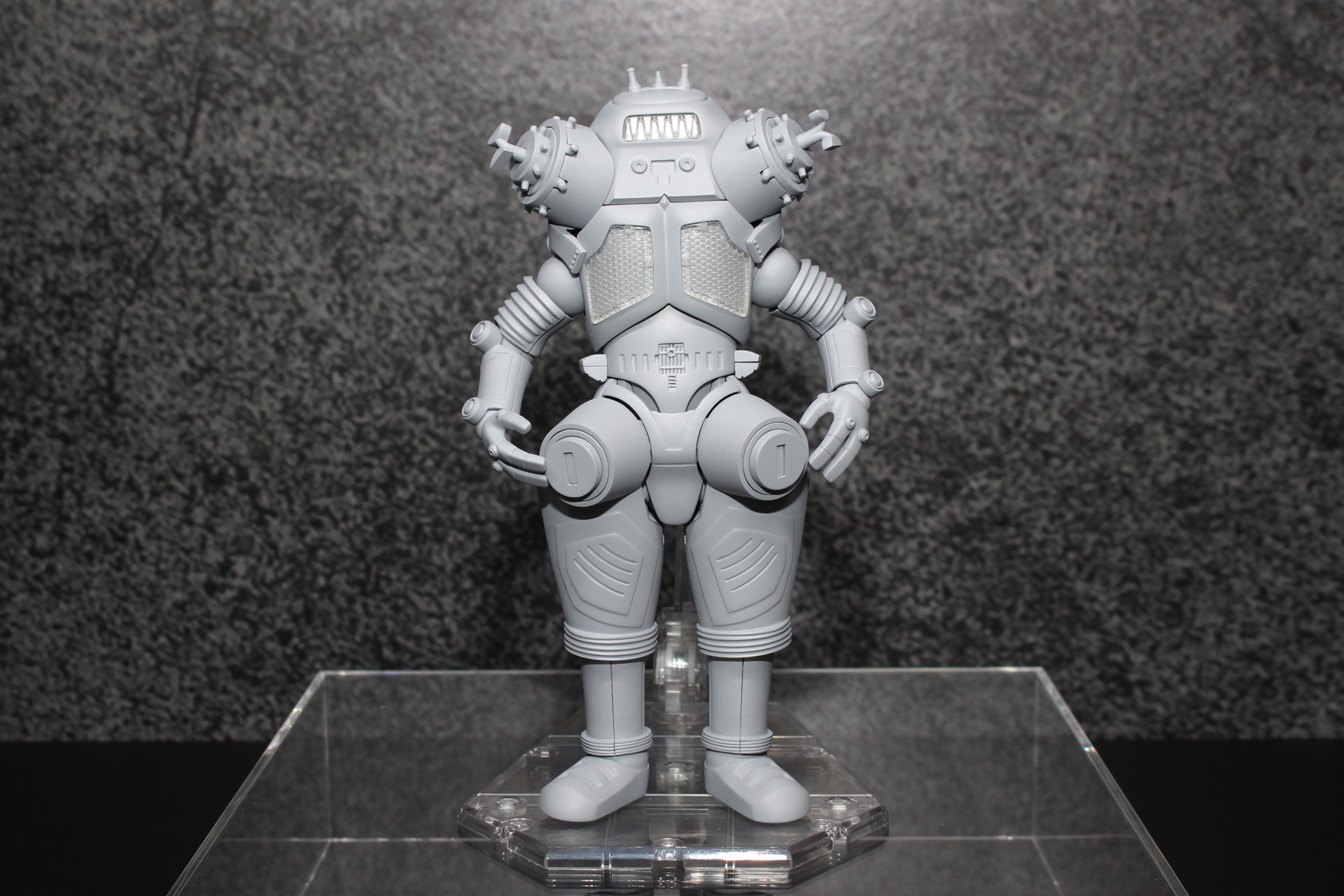 「SMP 宇宙ロボット キングジョー」。来春発売予定