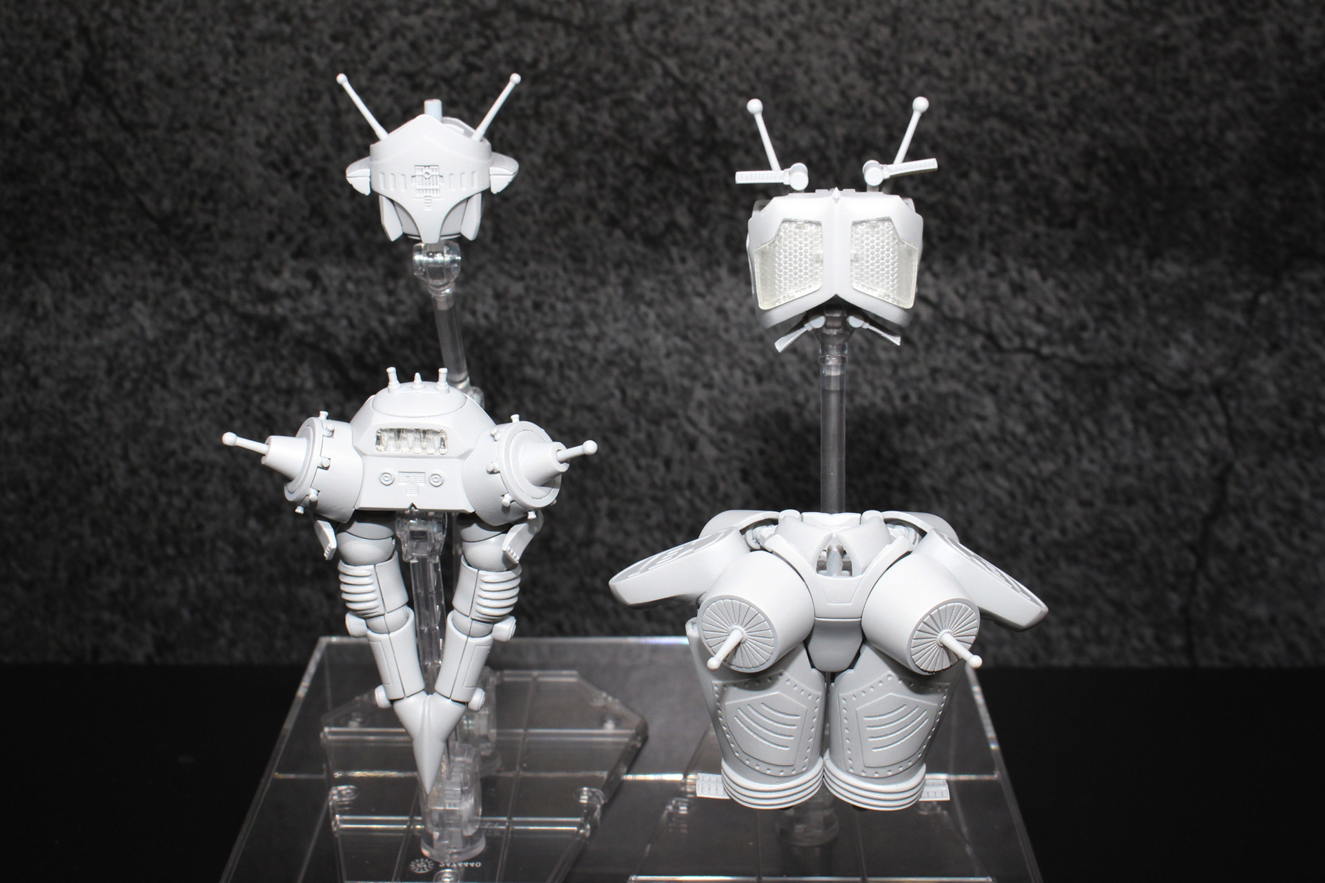 4機の飛行メカに分離変形する