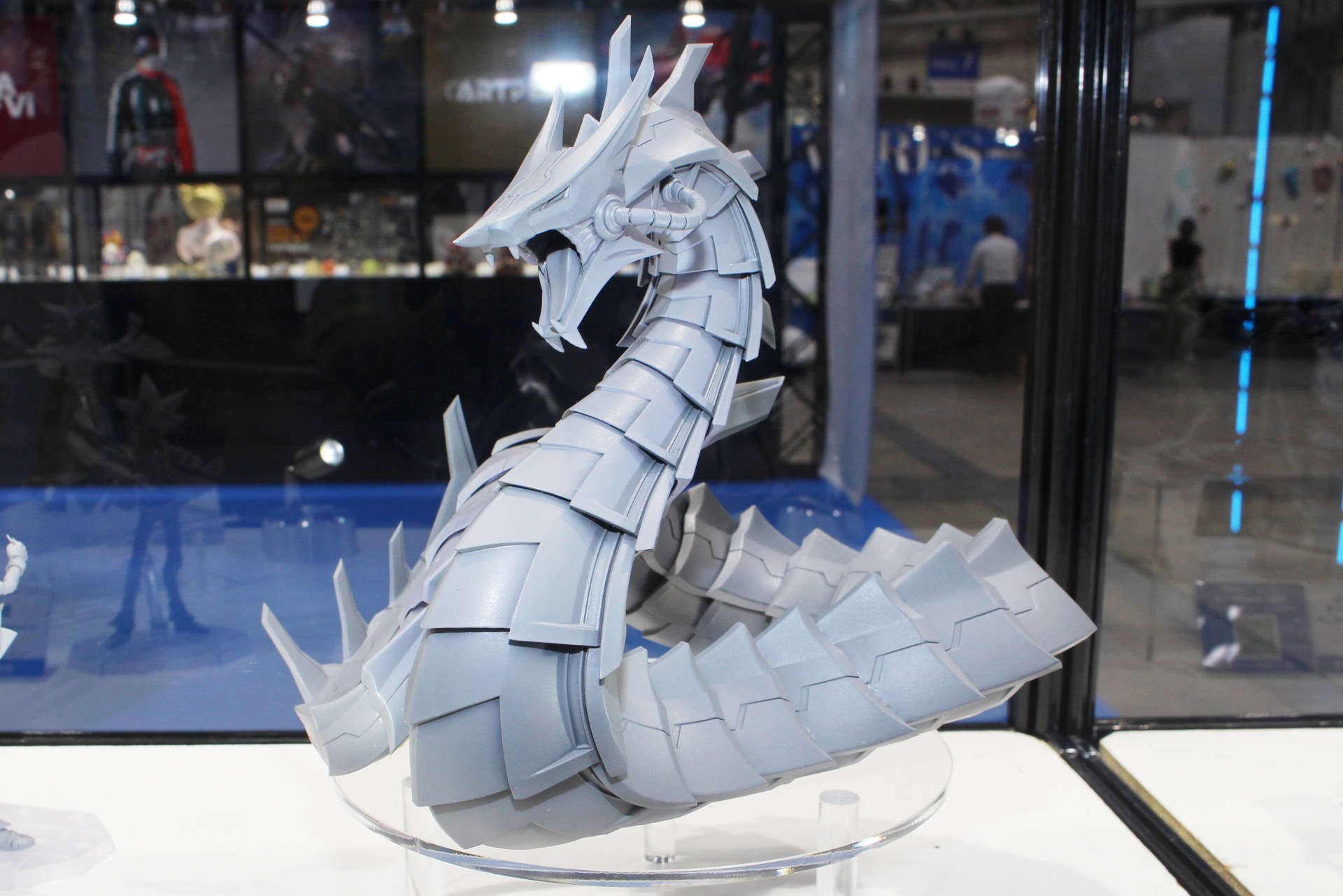 「ビッグサイズフィギュア サイバー・ドラゴン」。発売時期、価格は未定