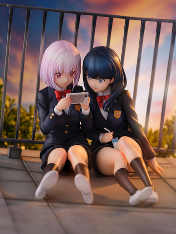 SSSS.GRIDMAN」より仲睦まじく寄り添う2人のフィギュア「新条