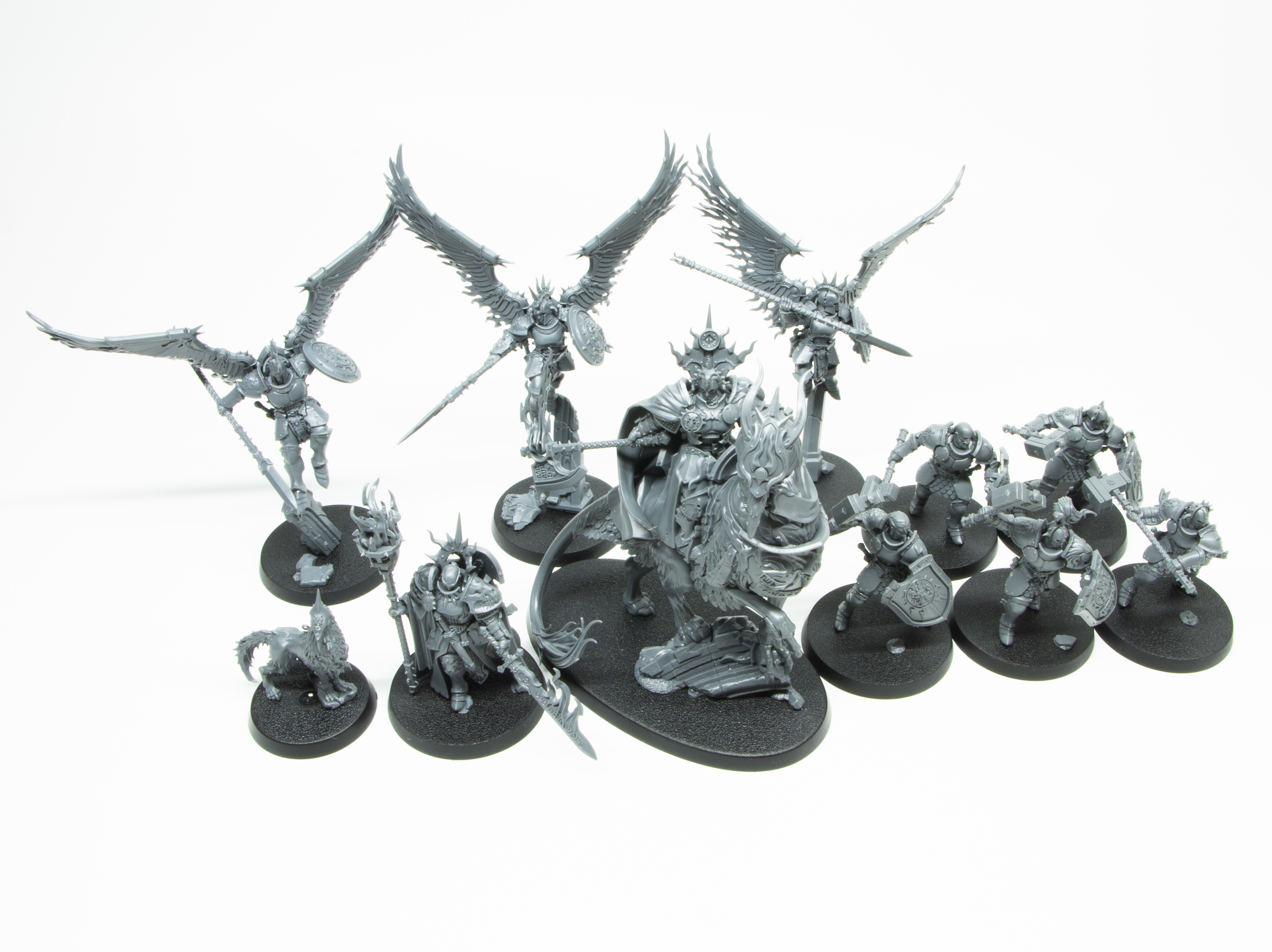 「ストームキャスト・エターナル」の「スピアヘッド」。11体のモデルで4つのユニットを構成する