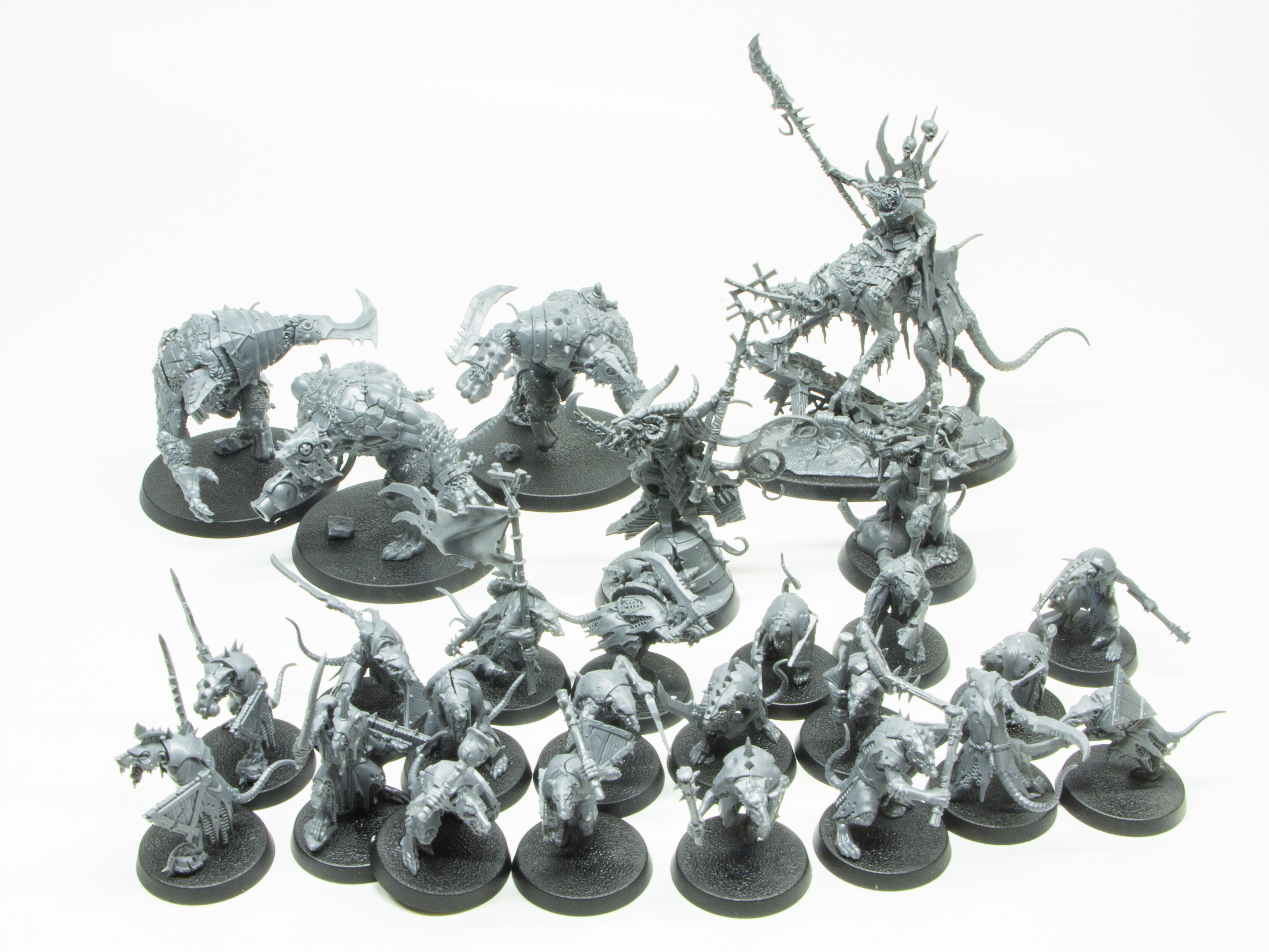 「スケイヴン」の「スピアヘッド」。28体のモデルで5つのユニット