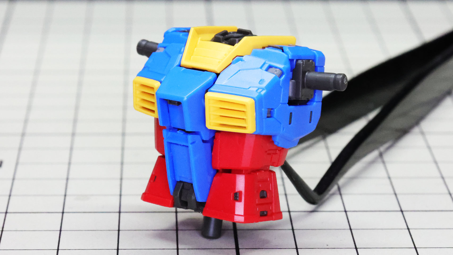 ガンダムのボディ（上部）が完成します。うん、かっこいい！