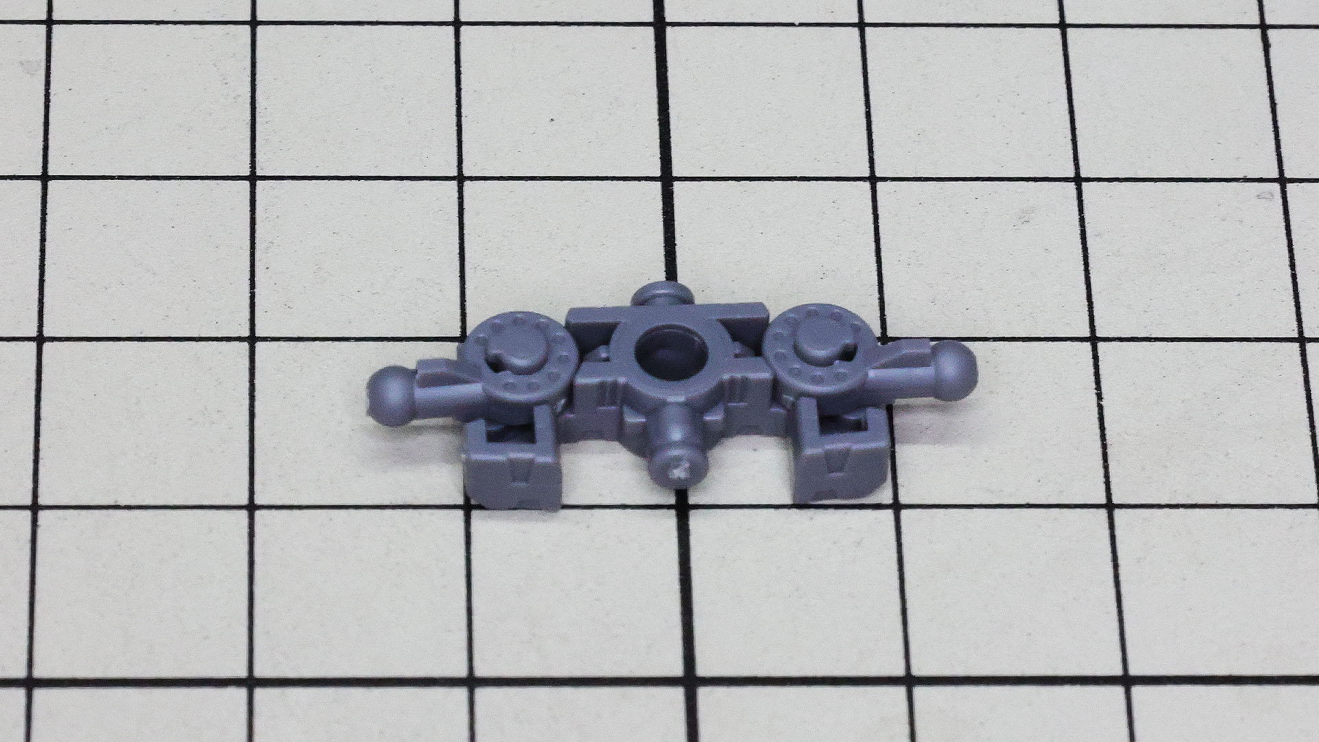 左右のスカートアーマー接続フレーム