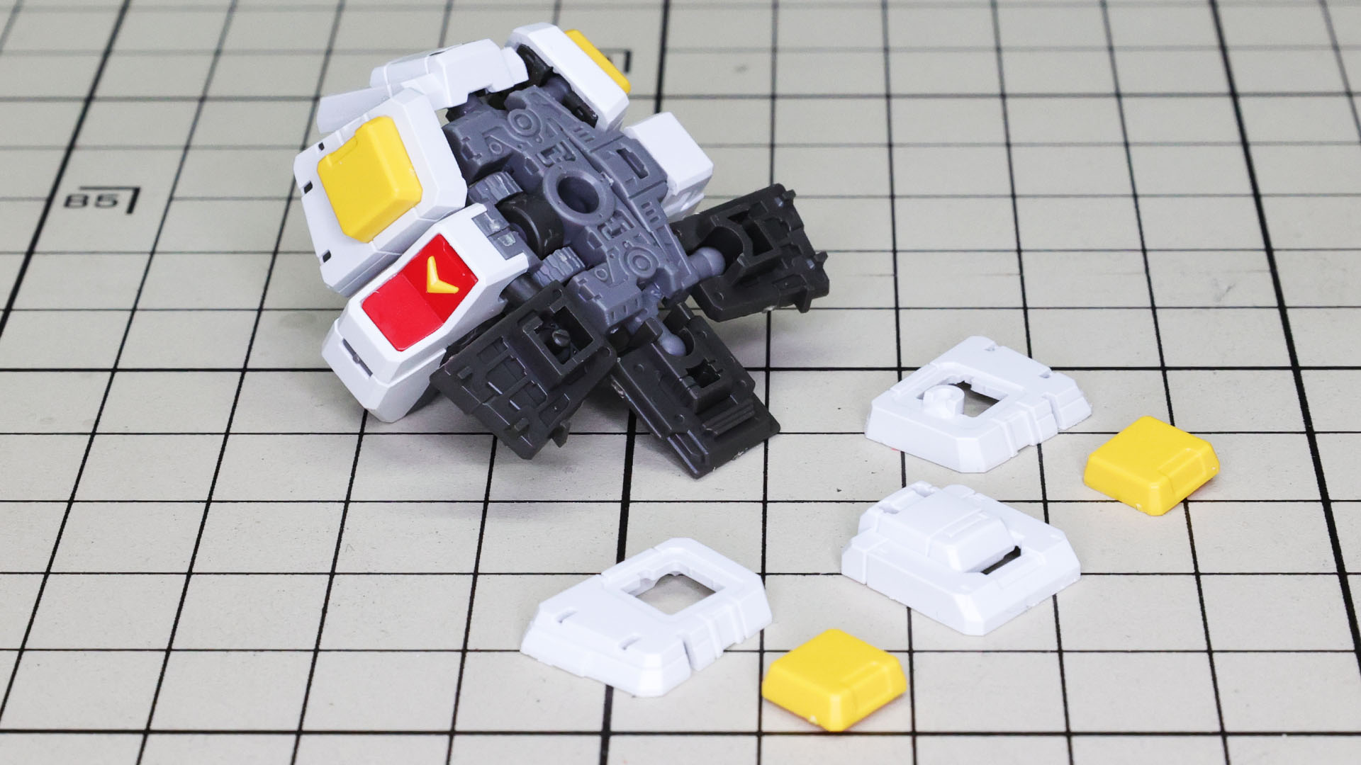 各部装甲もスムーズに組み付けられます。そして脱落しにくい！すばらしいです