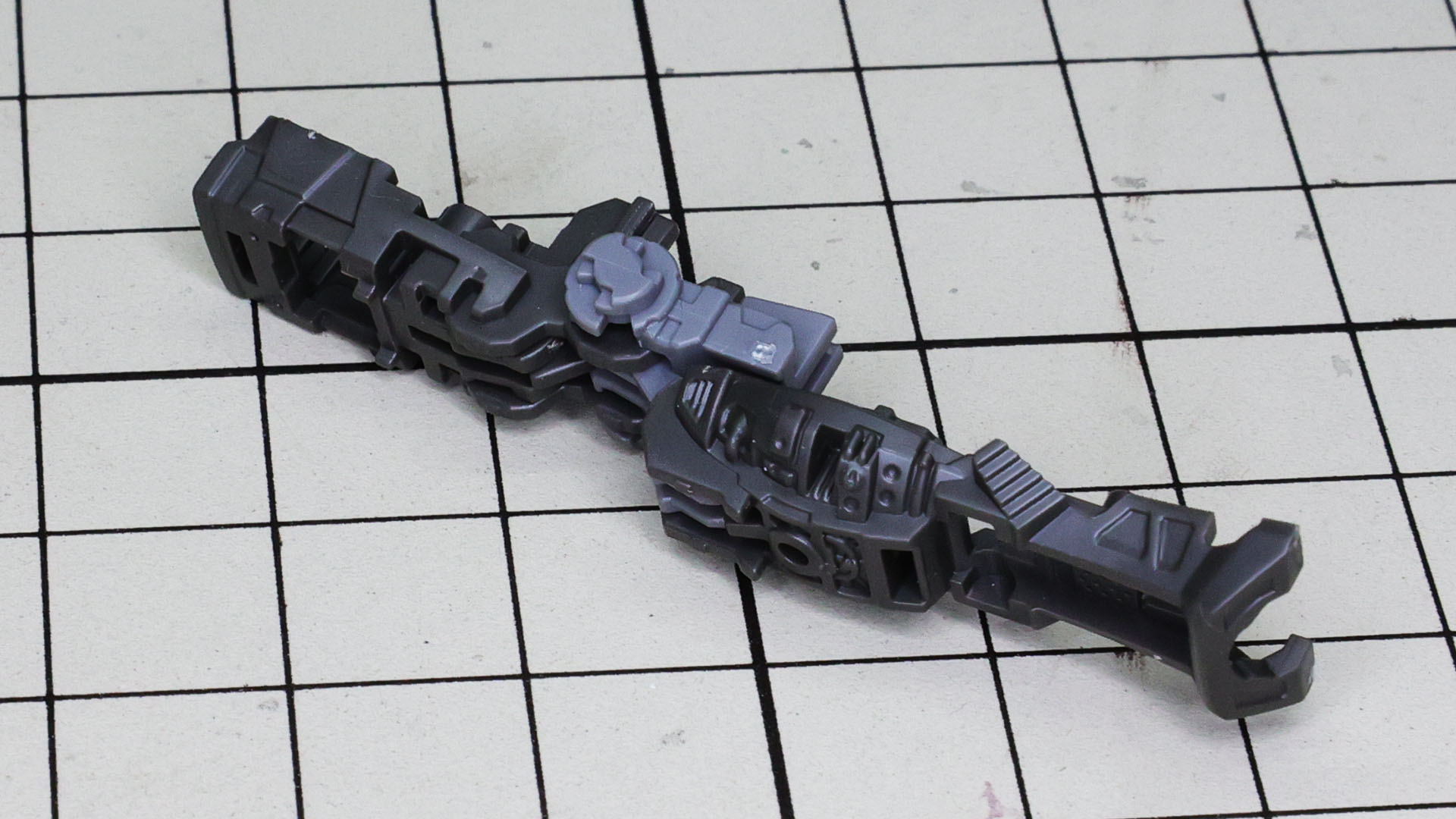 大腿部から脛下部へつながってきました