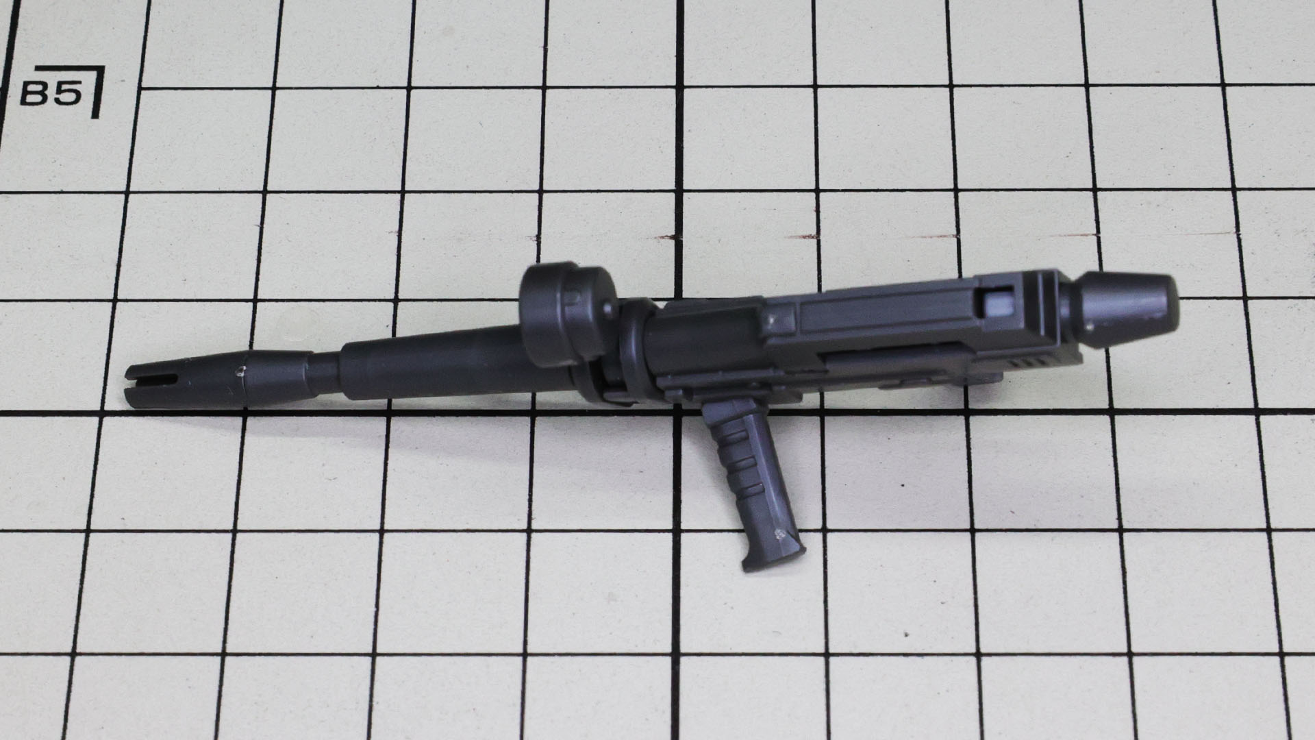 ハイパー・バズーカを組んでいきます。モナカ割りはここだけ！このハイパー・バズーカには伸縮機構があるための構造でもあります