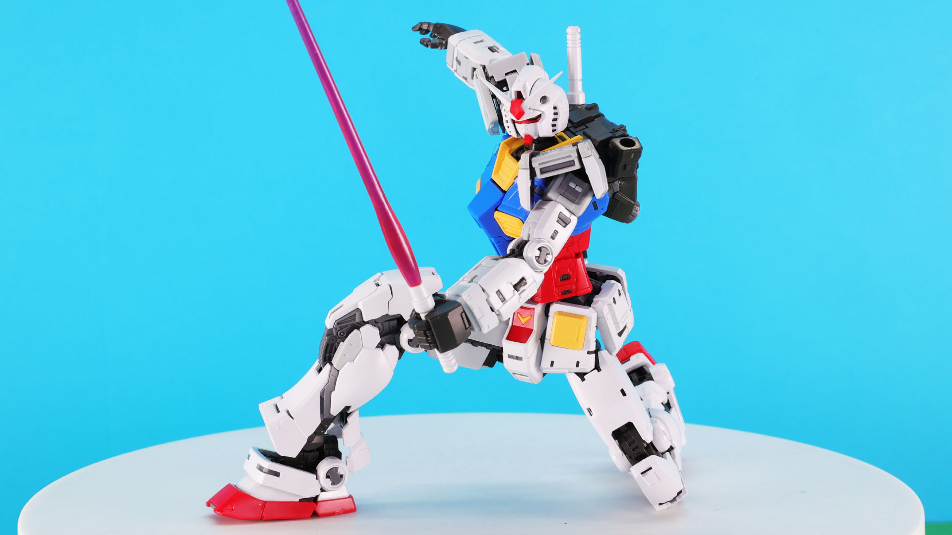 敵モビルスーツを一刀両断