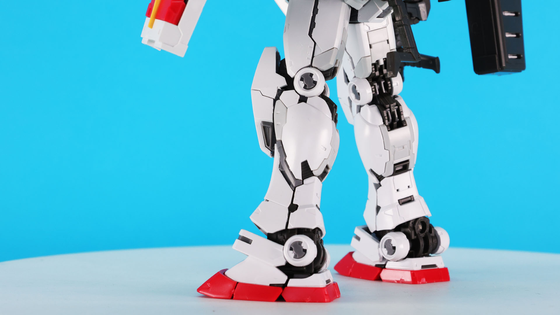 膝と足首のフィールドモーターカバーの細かいディテール！