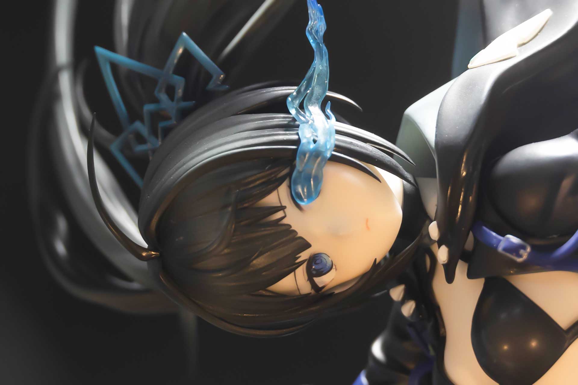 正面から見ると美しい表情をしている