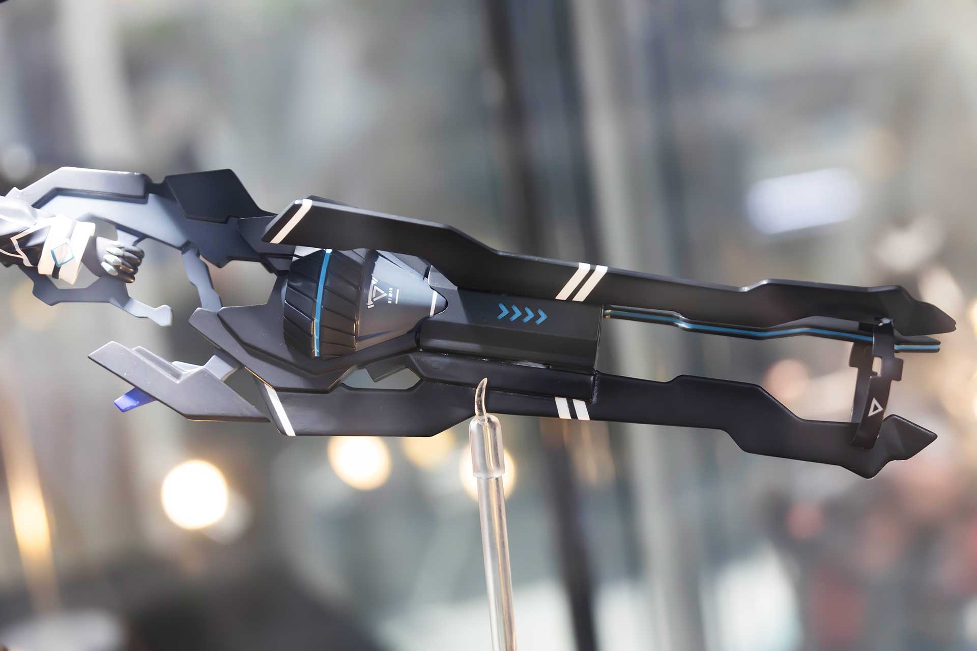 手に持った巨大な大砲は細かいデザインもオリジナル通りに再現されている