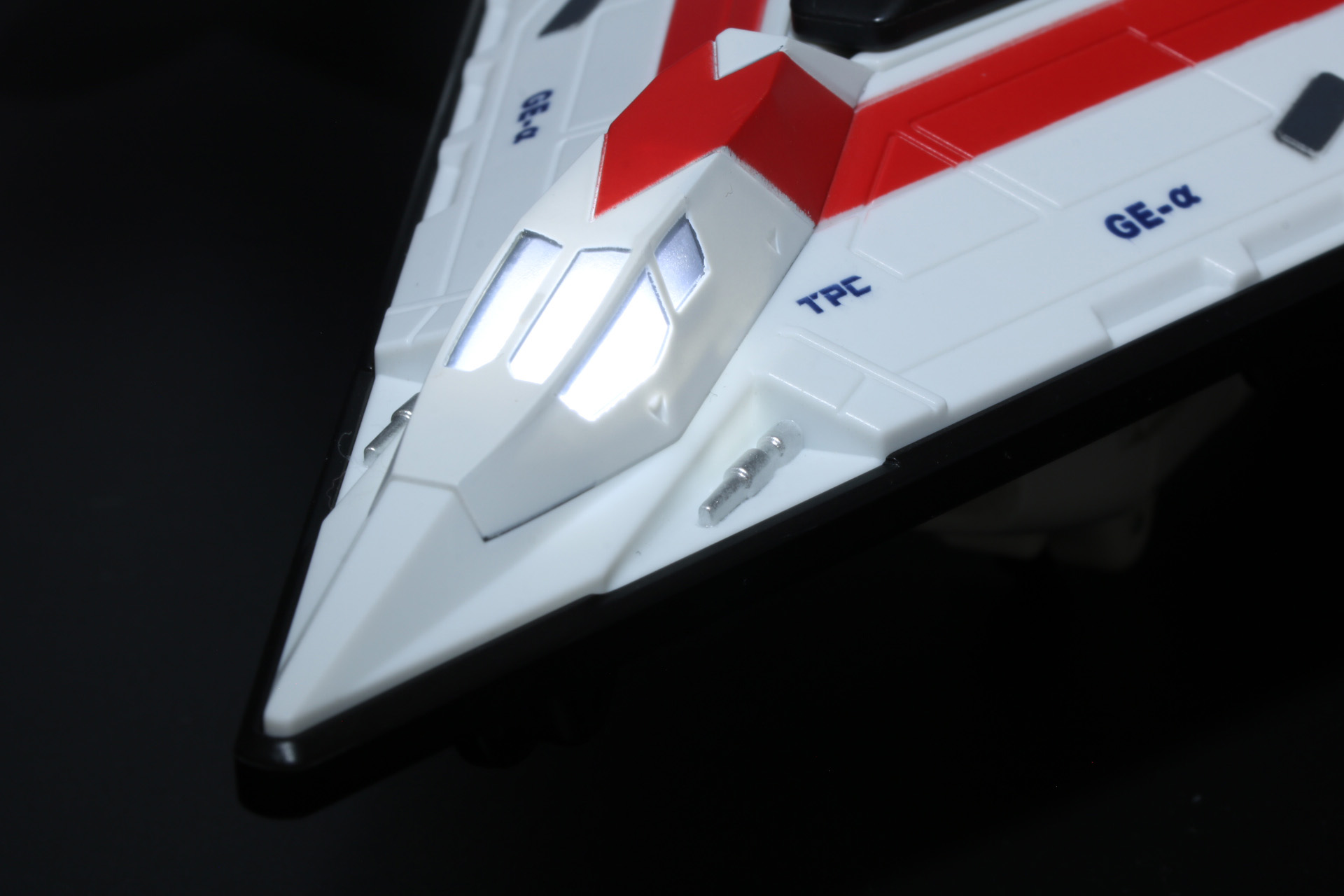 α号とβ号はコックピット部分が発光。