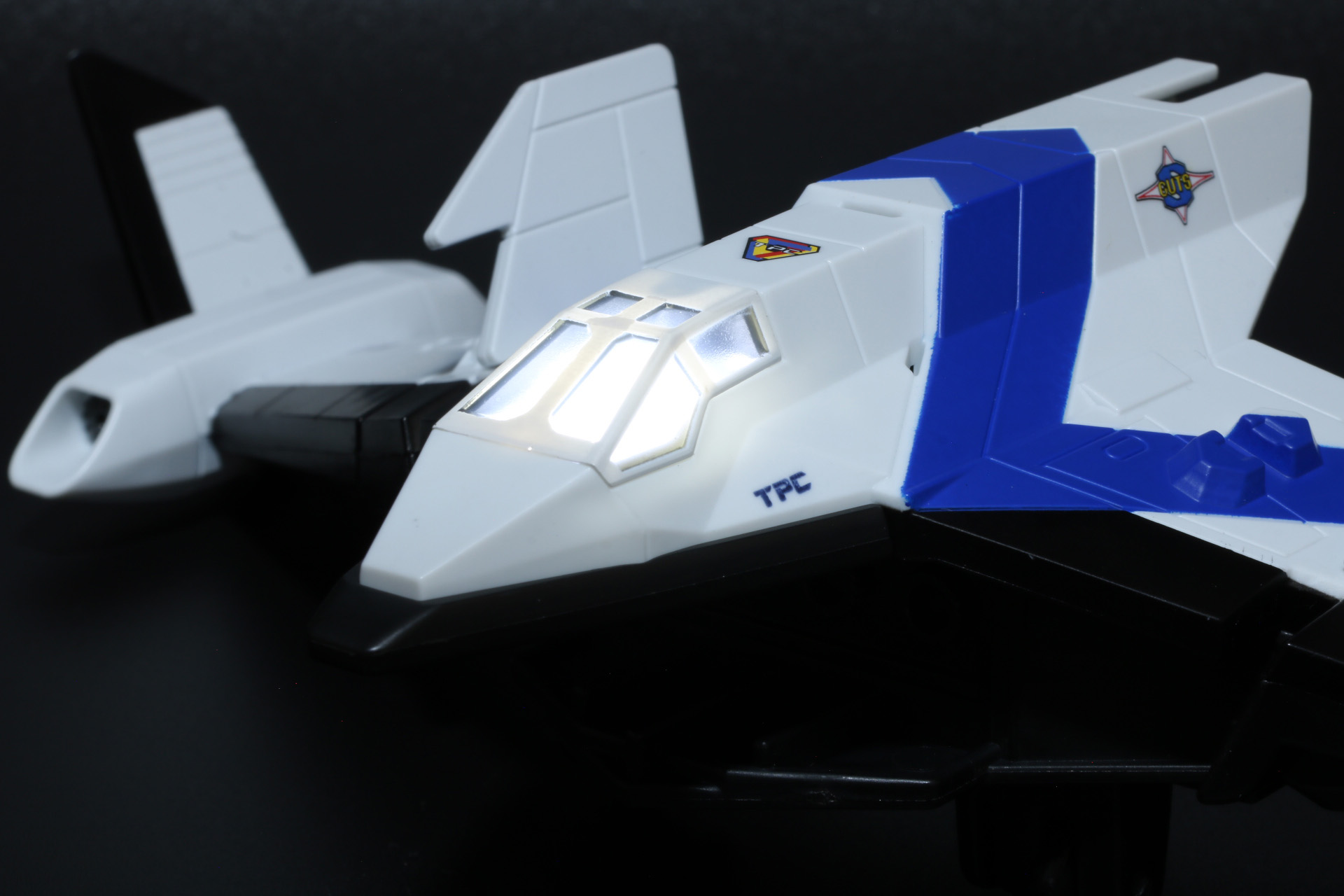 γ号は砲口部分に発光ギミックを搭載