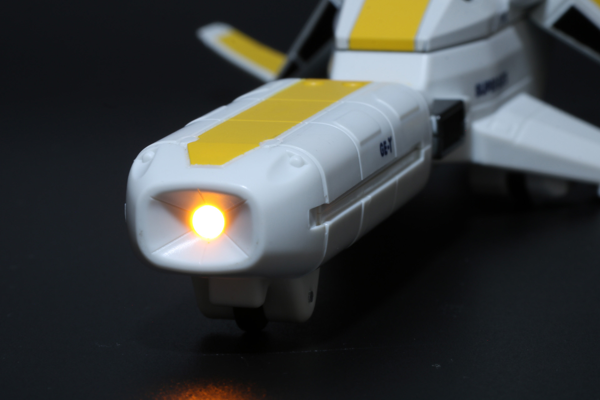 γ号は砲口部分に発光ギミックを搭載