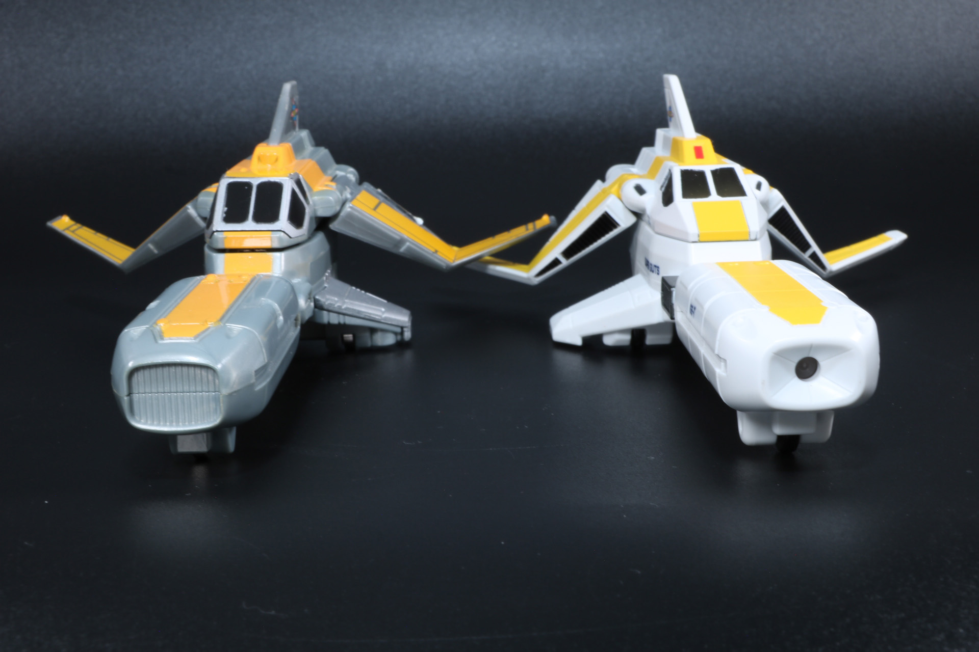 γ号はウルトライドクロニクル版（右）は発光ギミックを搭載