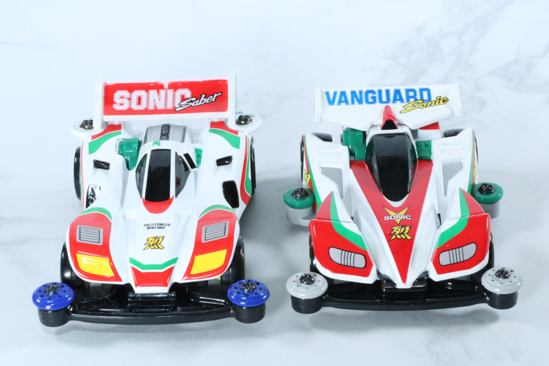 丸みのあった「ソニックセイバー」のボディーラインからよりダウンフォースを受けやすい「バンガードソニック」のボディーに