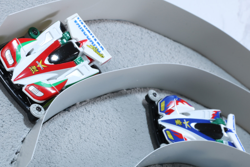 しかし、バンガードソニックが華麗なコーナリングで逆転！