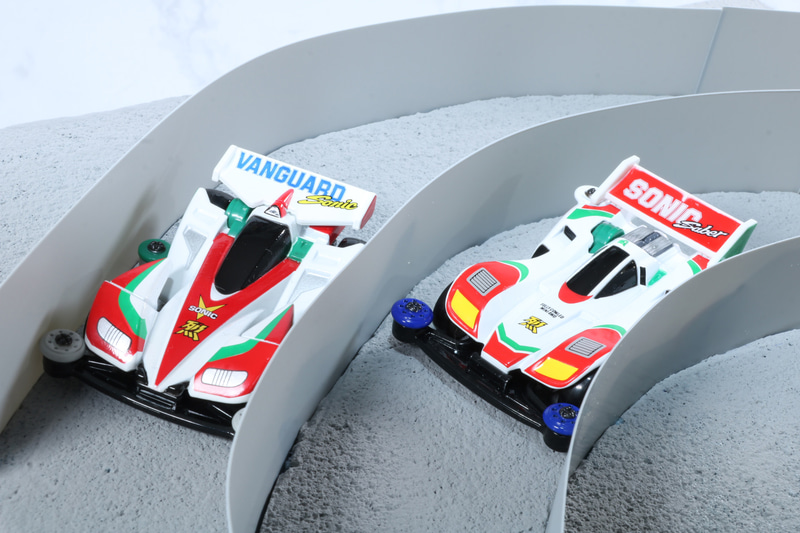 一方、コーナーではバンガードソニックvsソニックセイバーが