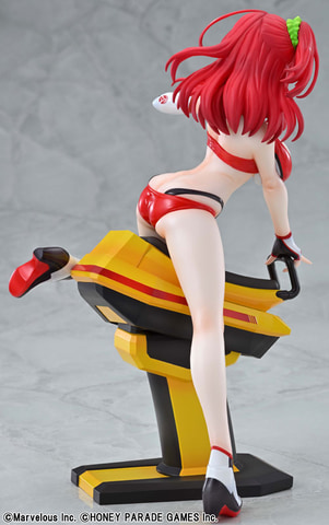 ドルフィンウェーブ」よりトレーニングマシンに跨る「咲宮入華」の