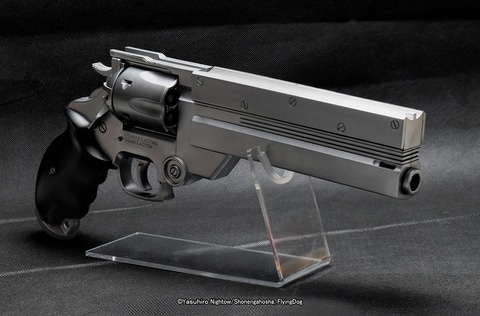 アニメ「トライガン」よりヴァッシュやナイブズの銃が水鉄砲で登場