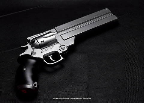 アニメ「トライガン」よりヴァッシュやナイブズの銃が水鉄砲で登場