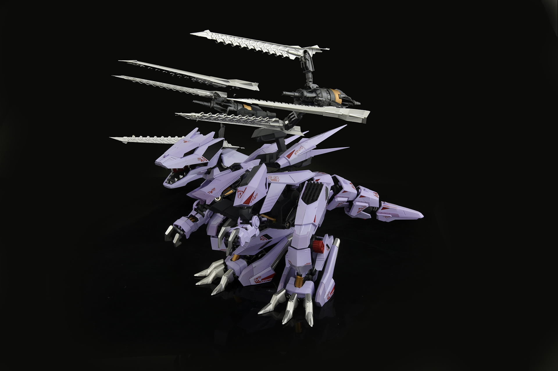 基部は多関節によって前面に配置するなどフレキシブルな可動ができる