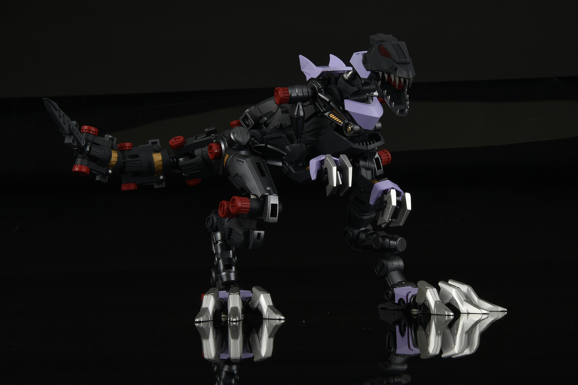 野生体に手を加えつつ、人工物を排したデザインに